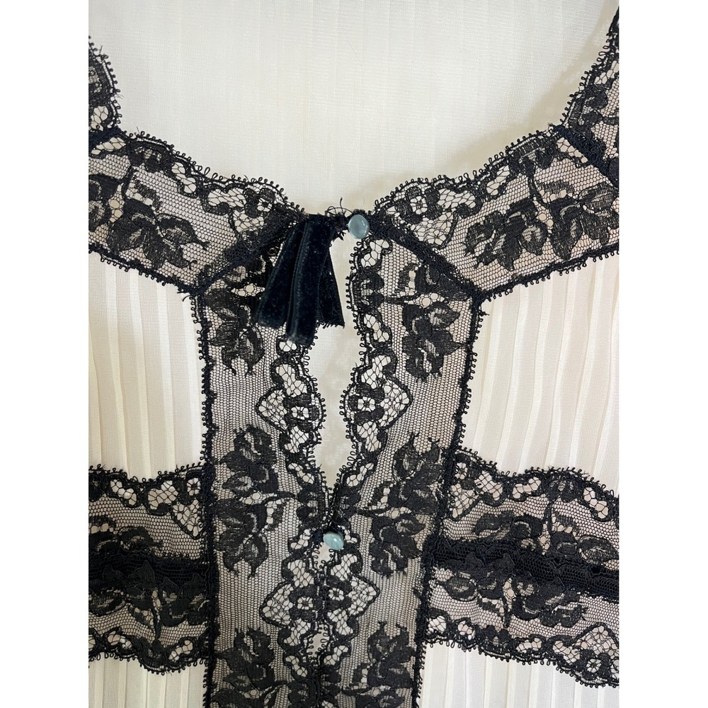 VINTAGE 60s VANITY FAIR Peignoir Set Black Lace Pleated Chiffon Robe Nightgown - Picture 8 of 16